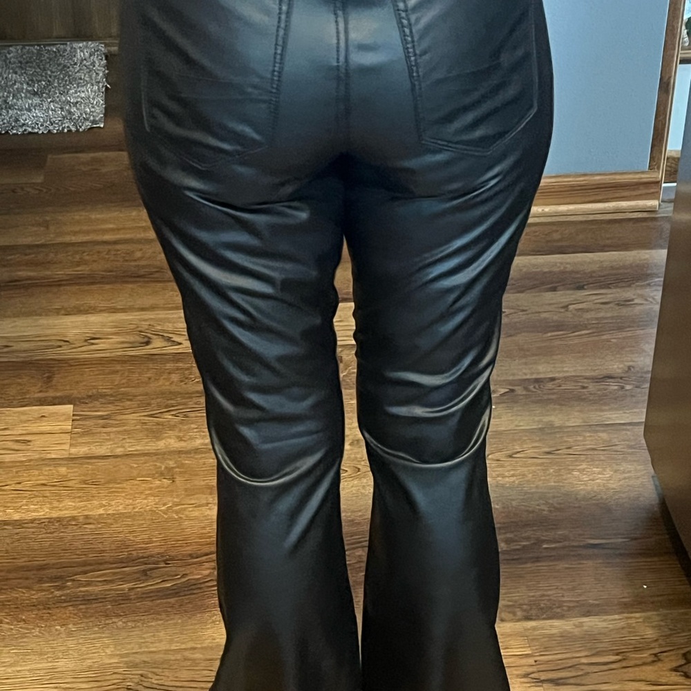 American Eagle Like Leather jeans